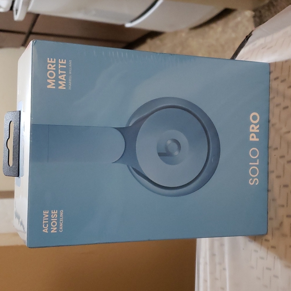 Beats by Dr. Dre SOLO PRO MORE MATTE BABY BLUE PHARRELL WILLIAMS  HEADPHONES